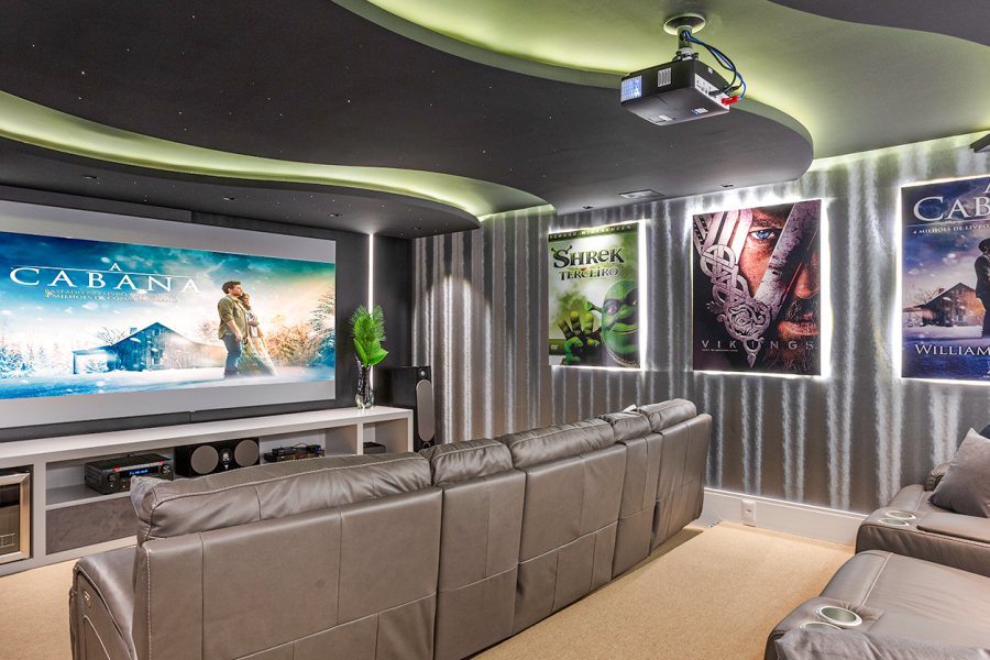 Sala de Cinema Residencial: Inspire-se nessa referência